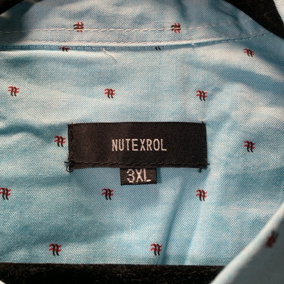 Men’s patterned button down. - Picture 3 of 4